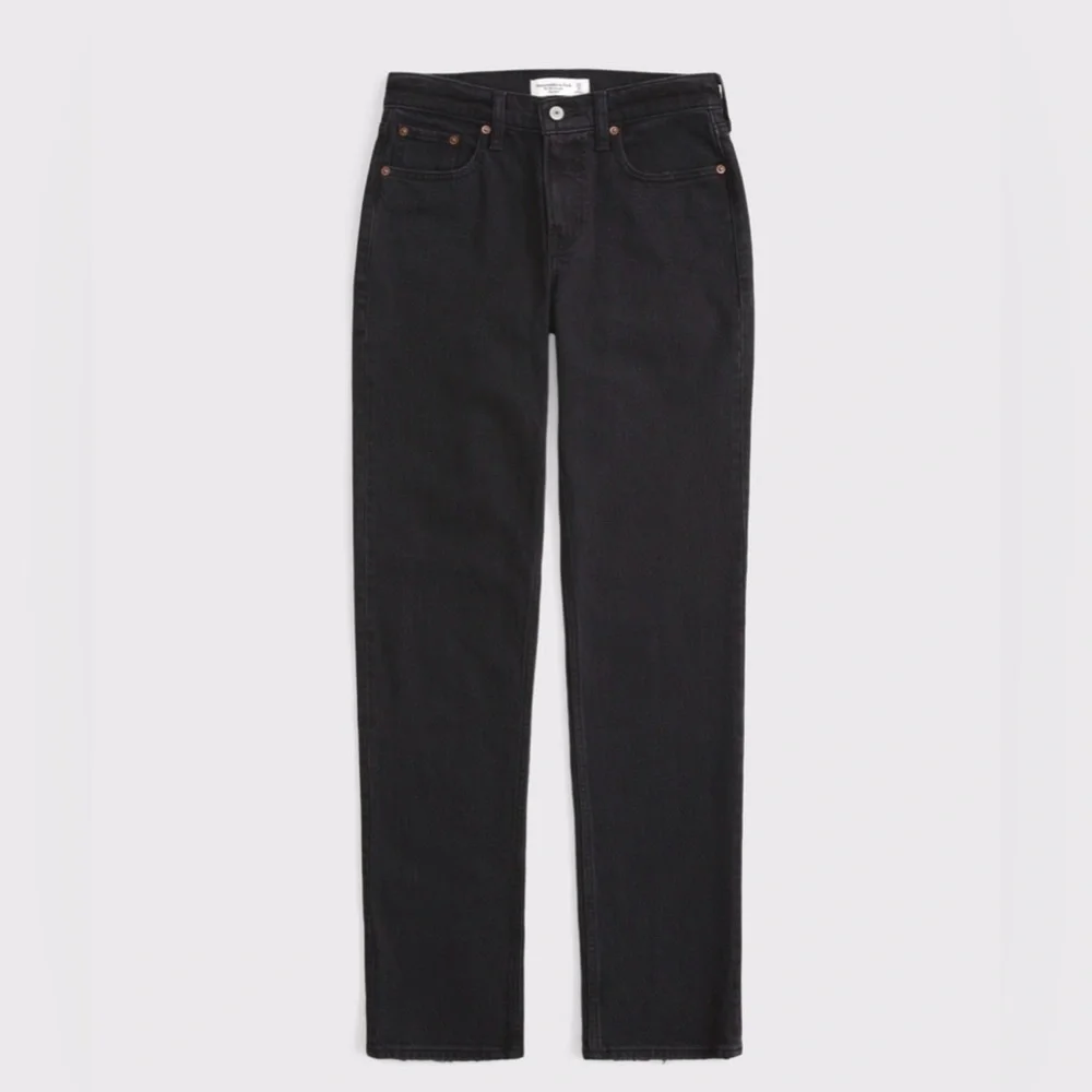 Abercrombie & Fitch Women's
Curve Love Mid Rise 90s Straight Black Jean Size 26 - Picture 3 of 6